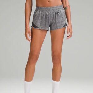Lululemon Hotty Hot Shorts 2.5”